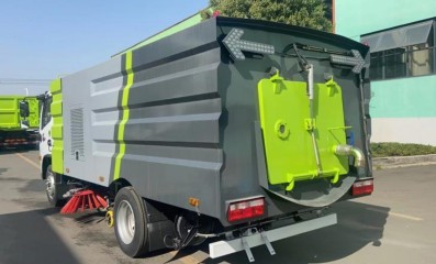 东风大多利卡洗扫车_中洁牌XZL5120TXS6型洗扫车